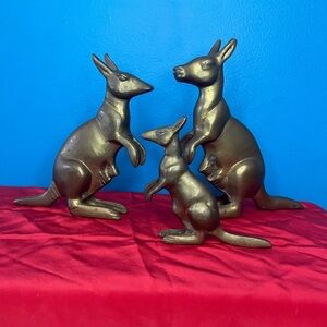 Vintage Mid Century Family Of 3 Brass Kangaroos Decor Paperweight Statues